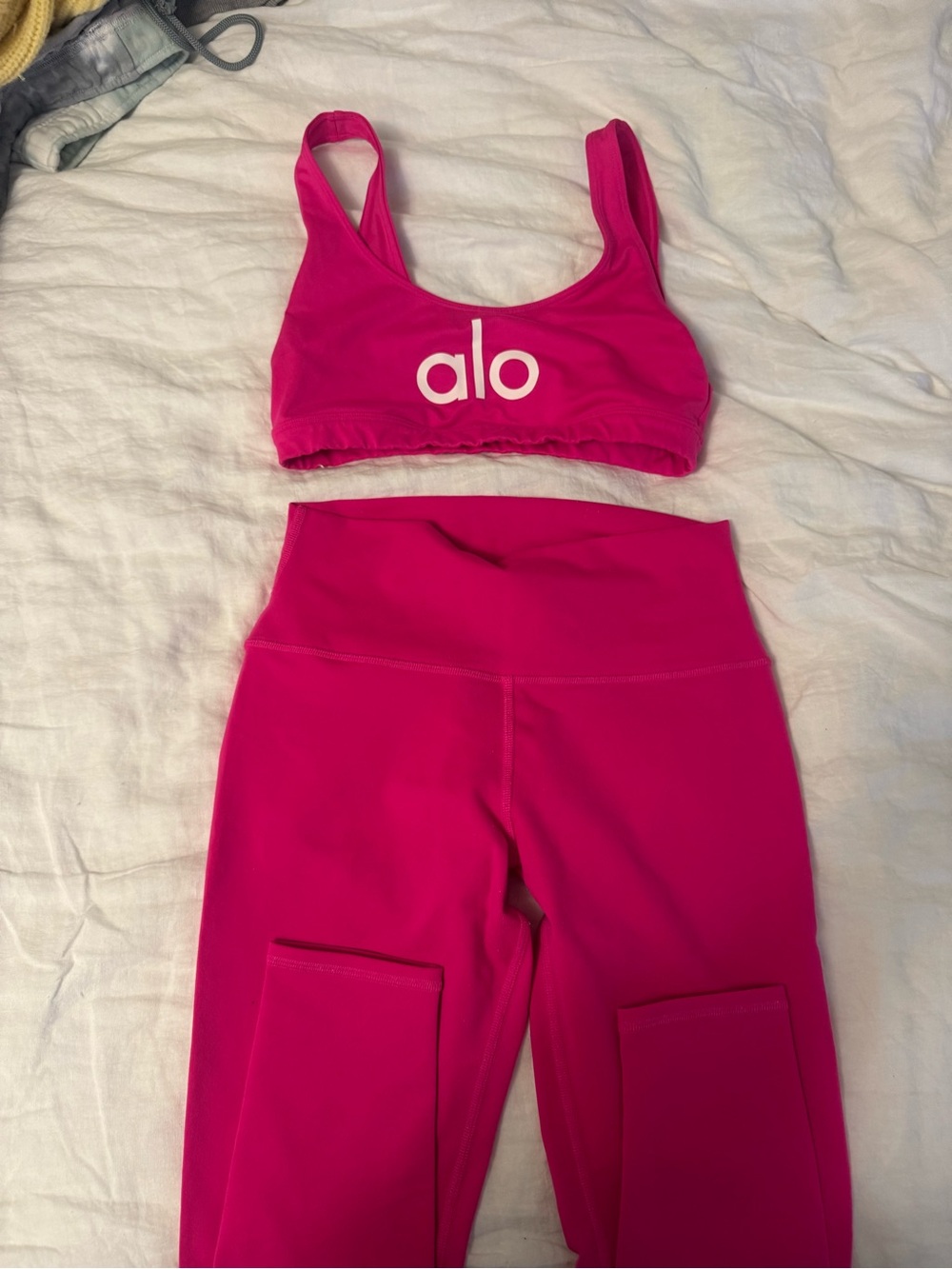 Alo airbrush Hot Pink Sports Bra & Leggings Set